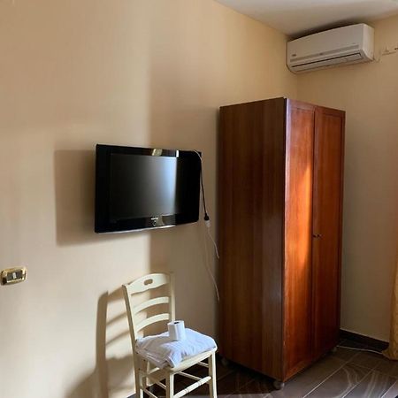 Room Elia Наполи Екстериор снимка