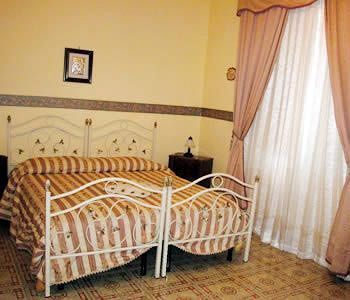 Room Elia Наполи Екстериор снимка
