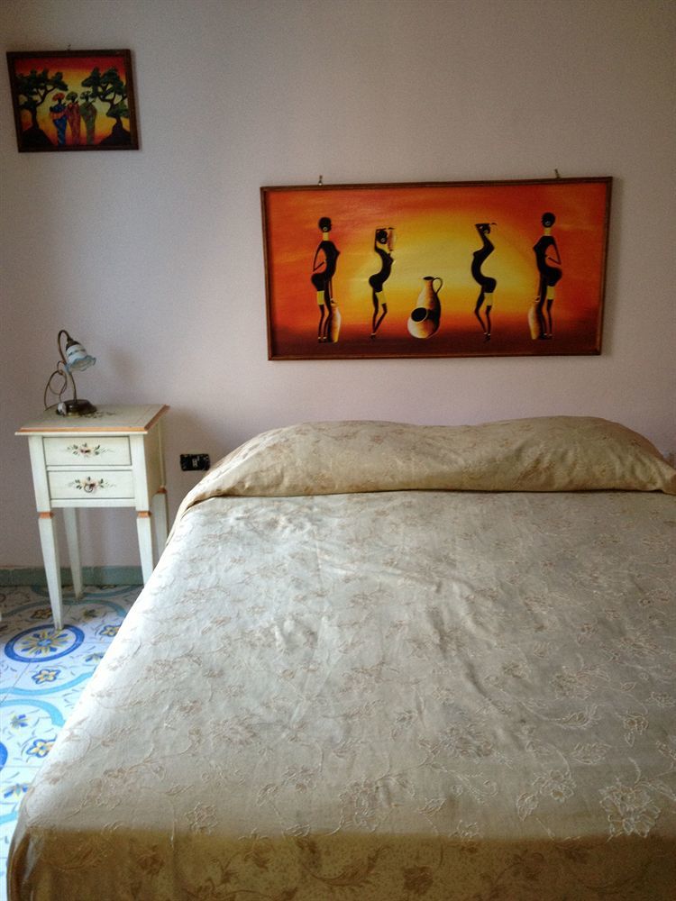 Room Elia Наполи Екстериор снимка
