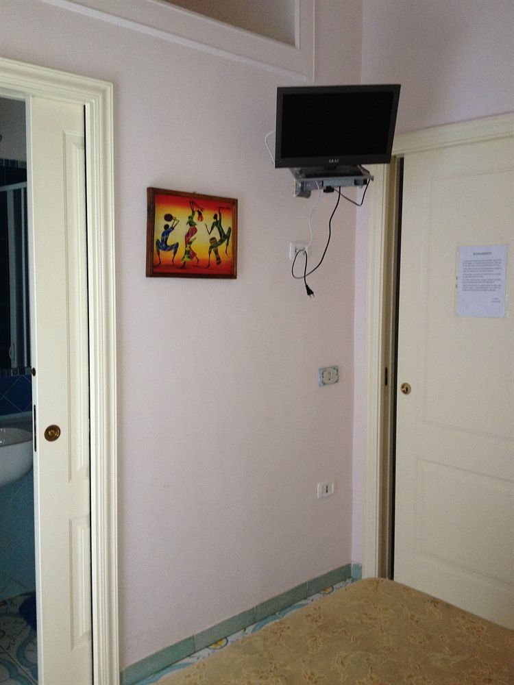 Room Elia Наполи Екстериор снимка